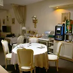 Manoir Saint Eloi Hotel 3*