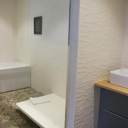 فندق Manoir Saint Eloi نويون