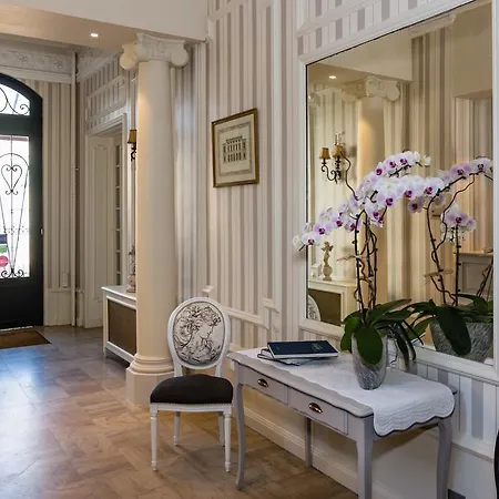 فندق Manoir Saint Eloi 3*