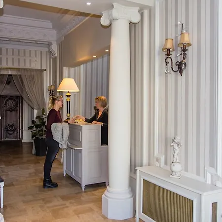 فندق Manoir Saint Eloi 3*