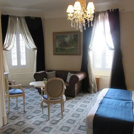 호텔 Manoir Saint Eloi 3*