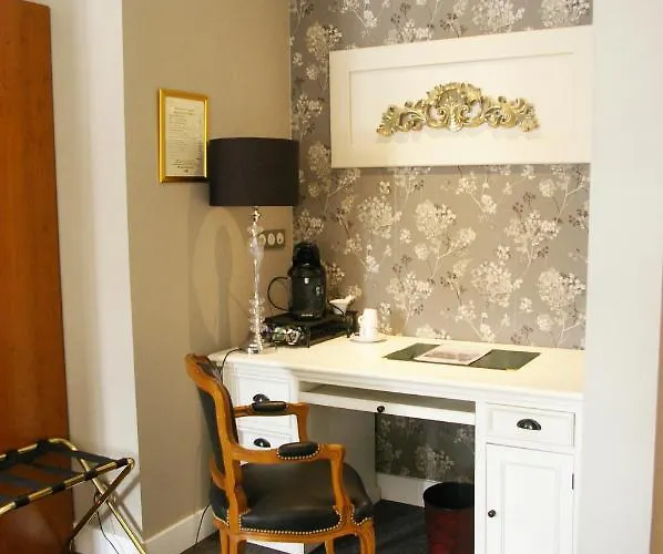 Manoir Saint Eloi Hotel